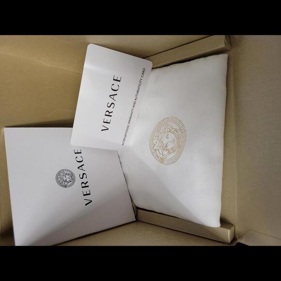 🔥FULL SET Versace V-Circle VBQ050017 42mm Quartz Watch BEAUTIFUL! - Picture 5 of 8
